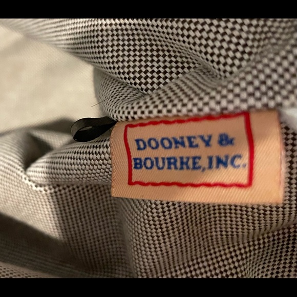 Dooney & Bourke white large shoulder bag. - Picture 11 of 11